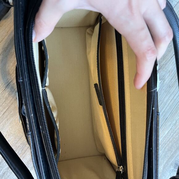 Miche Purse Black Shell Patent Leather Vintage 90s Grunge Y2K Shoulder Bag - Picture 4 of 11